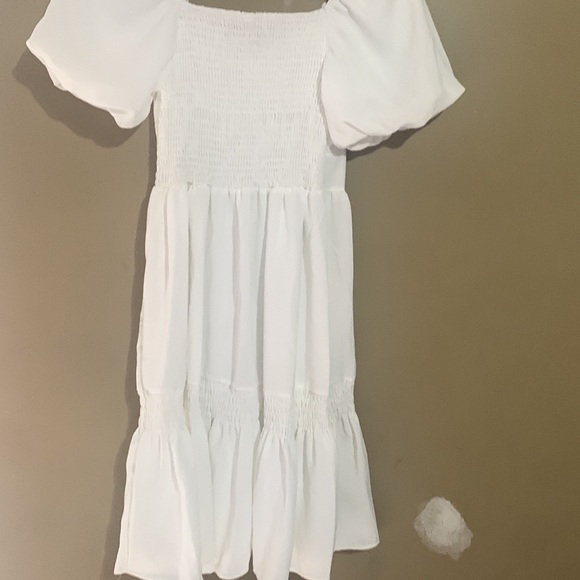 Beautiful Dress - Picture 5 of 5